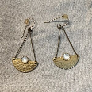 Elegant Gold and mother of pearl Earrings